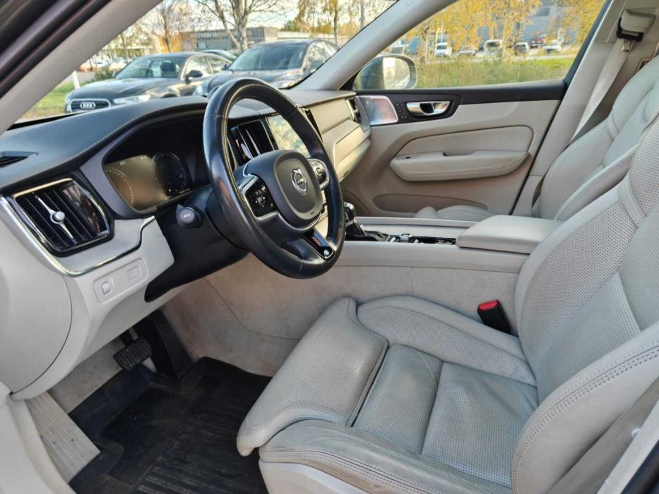 VOLVO XC60 2018