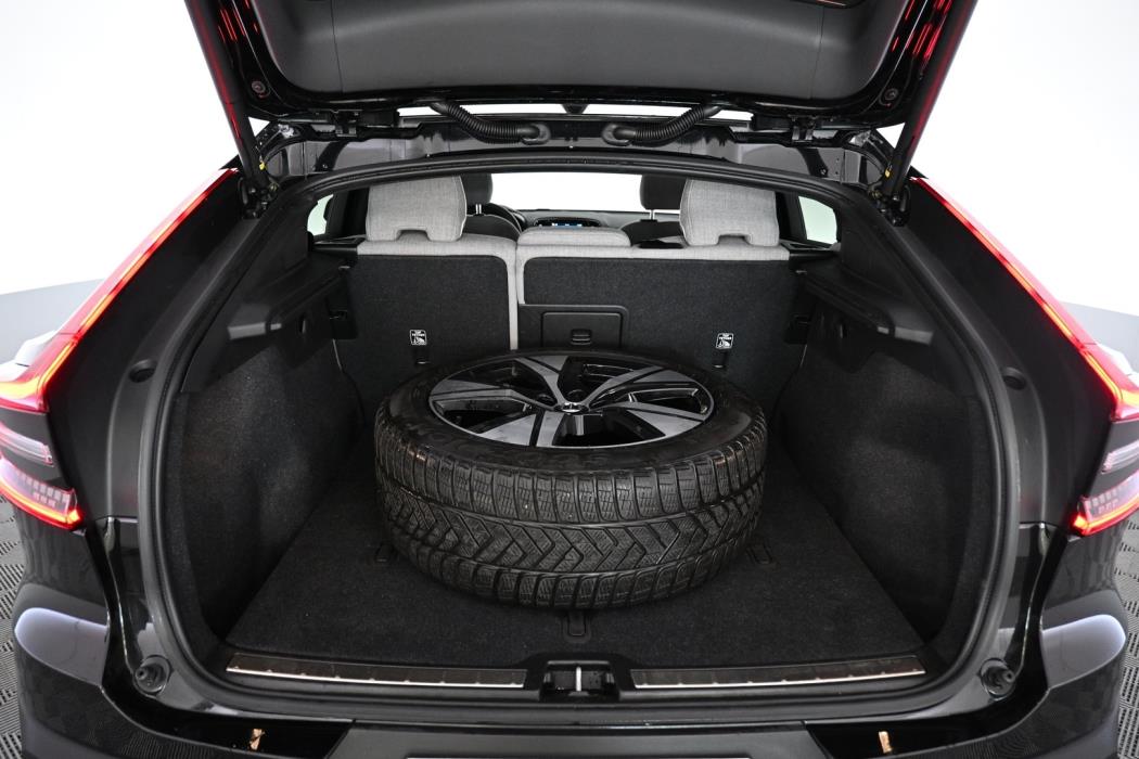 VOLVO C40 2024
