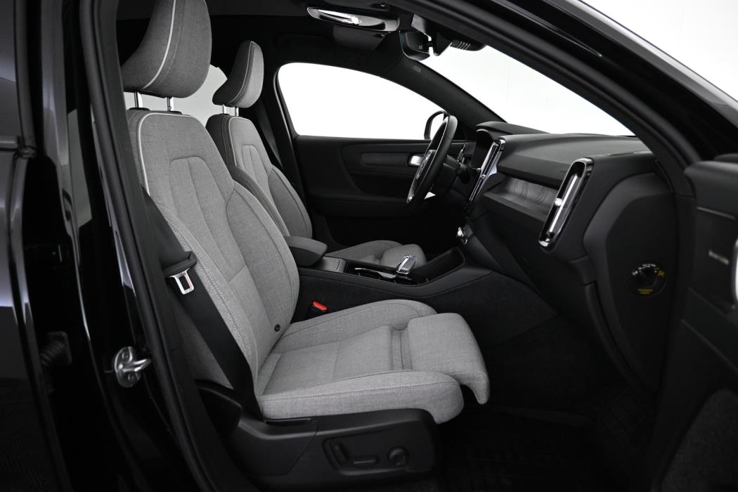 VOLVO C40 2024