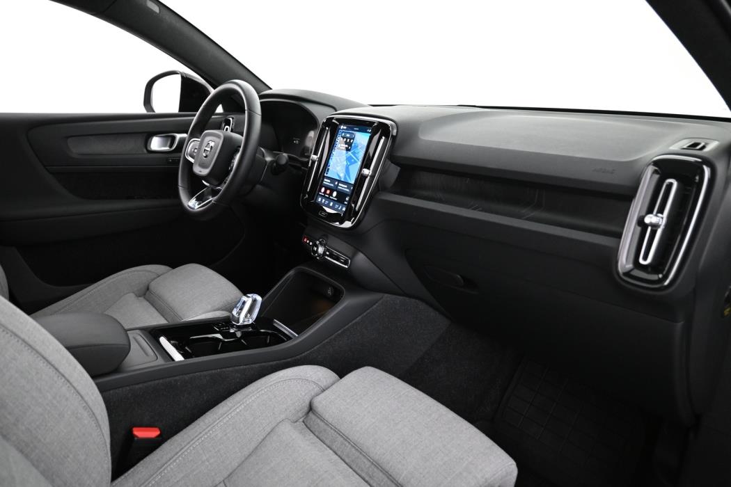 VOLVO C40 2024