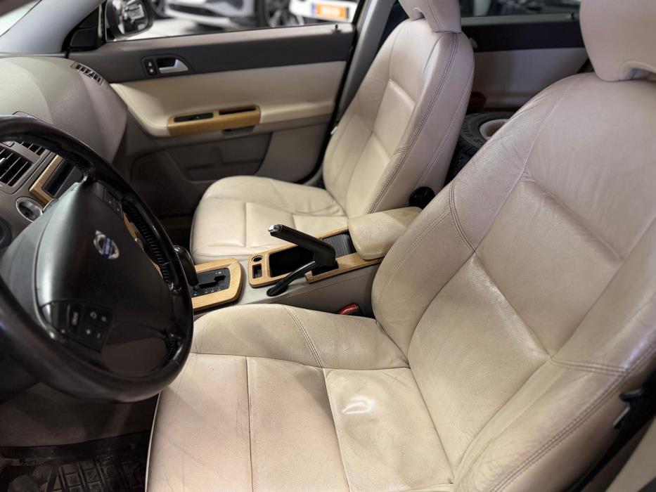 VOLVO V50 2009