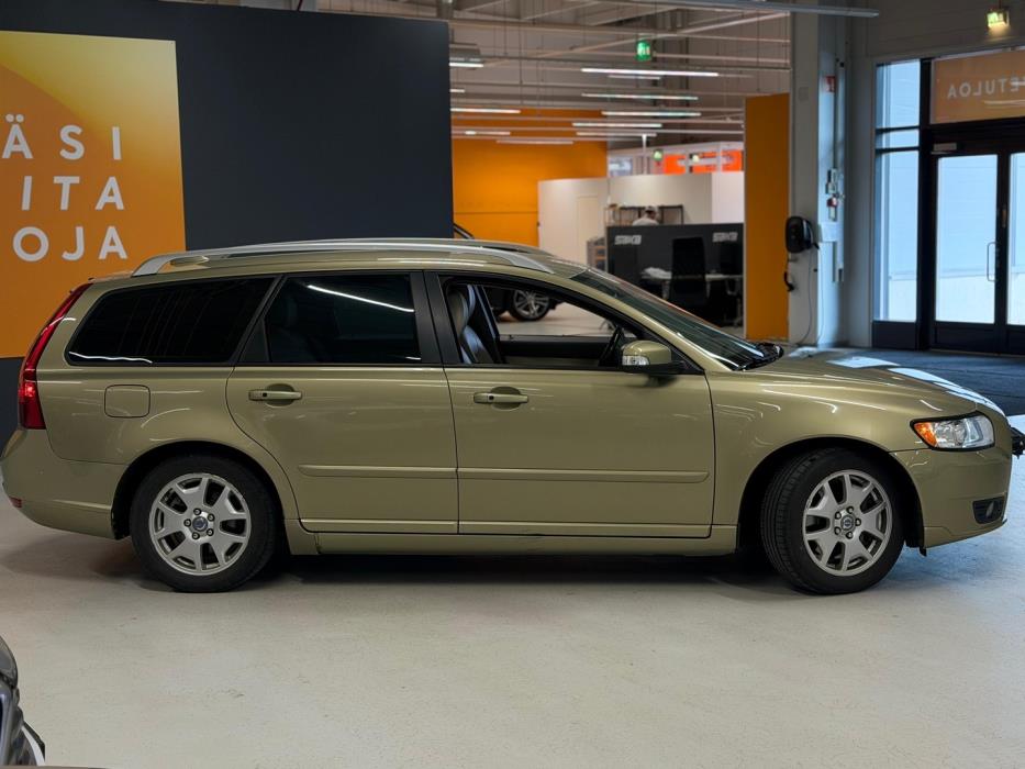 VOLVO V50 2009