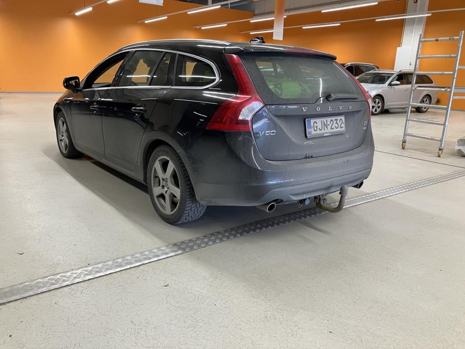 VOLVO V60 2011