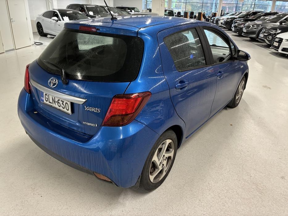 TOYOTA Yaris 2015