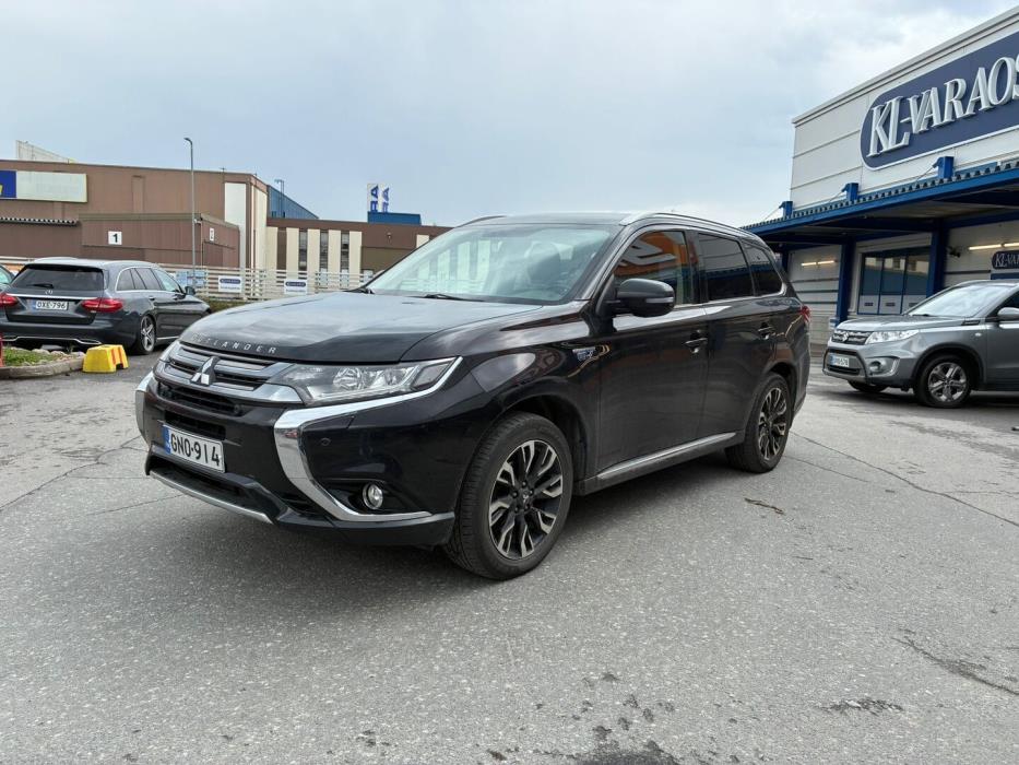 MITSUBISHI Outlander PHEV 2016