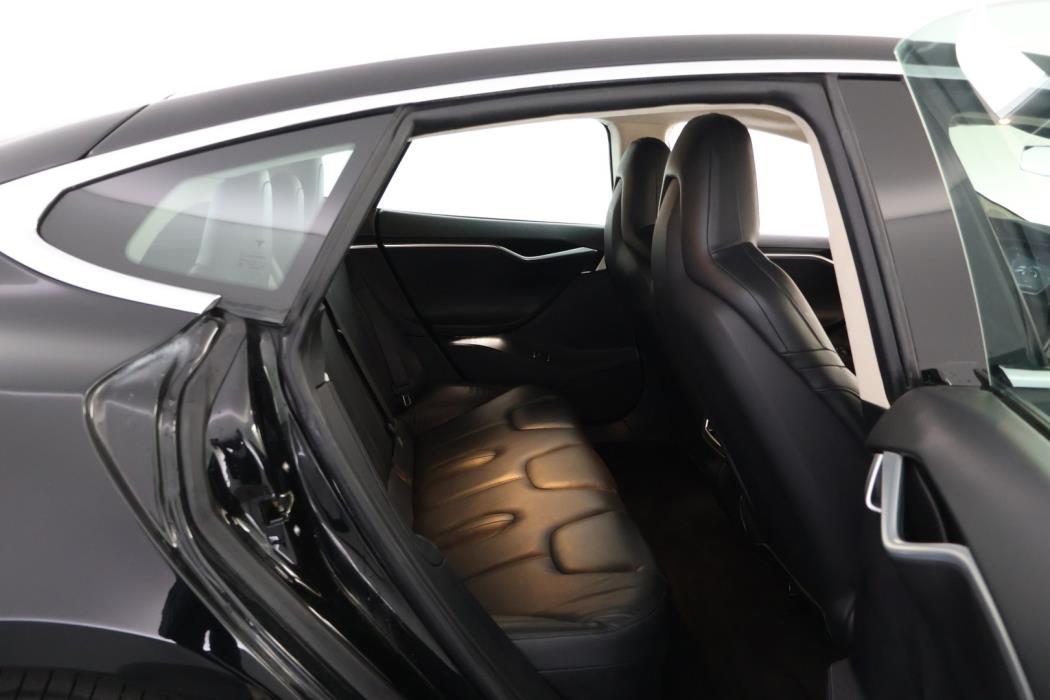 TESLA Model S 2016