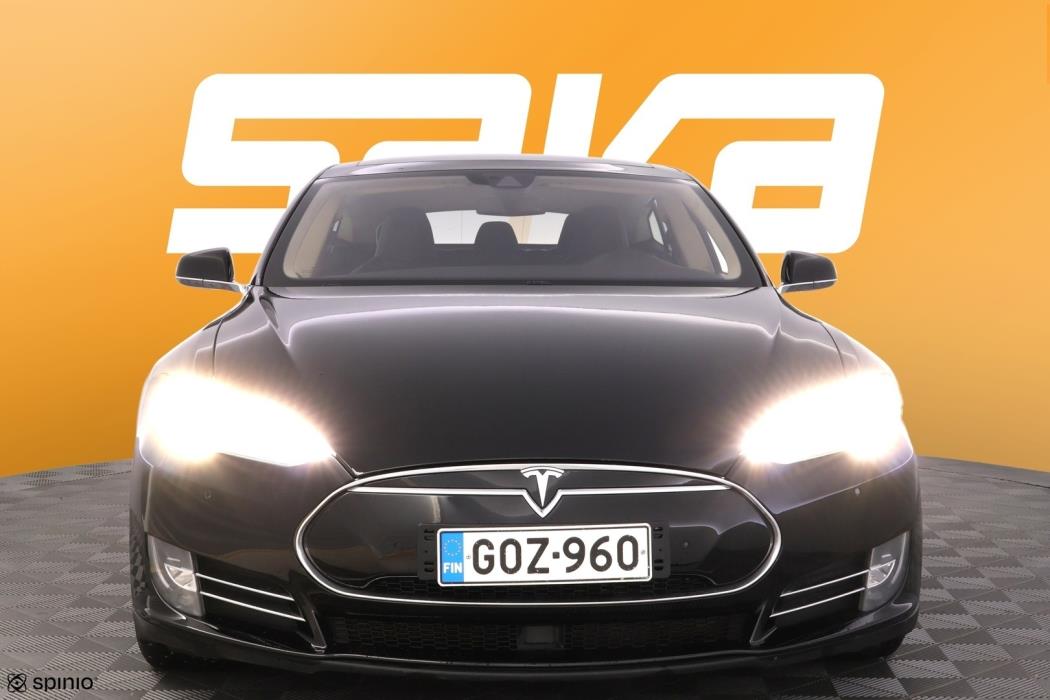 TESLA Model S 2016