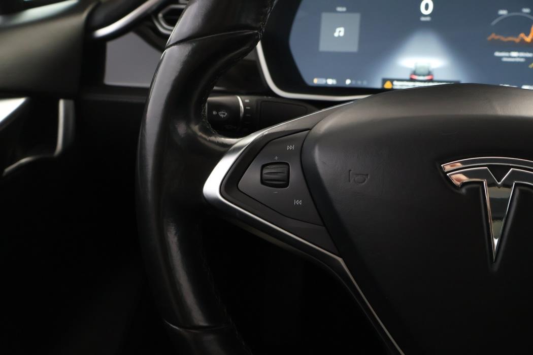 TESLA Model S 2016
