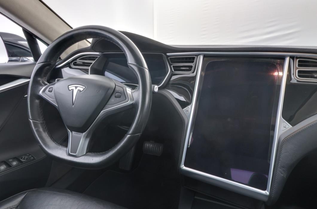 TESLA Model S 2016