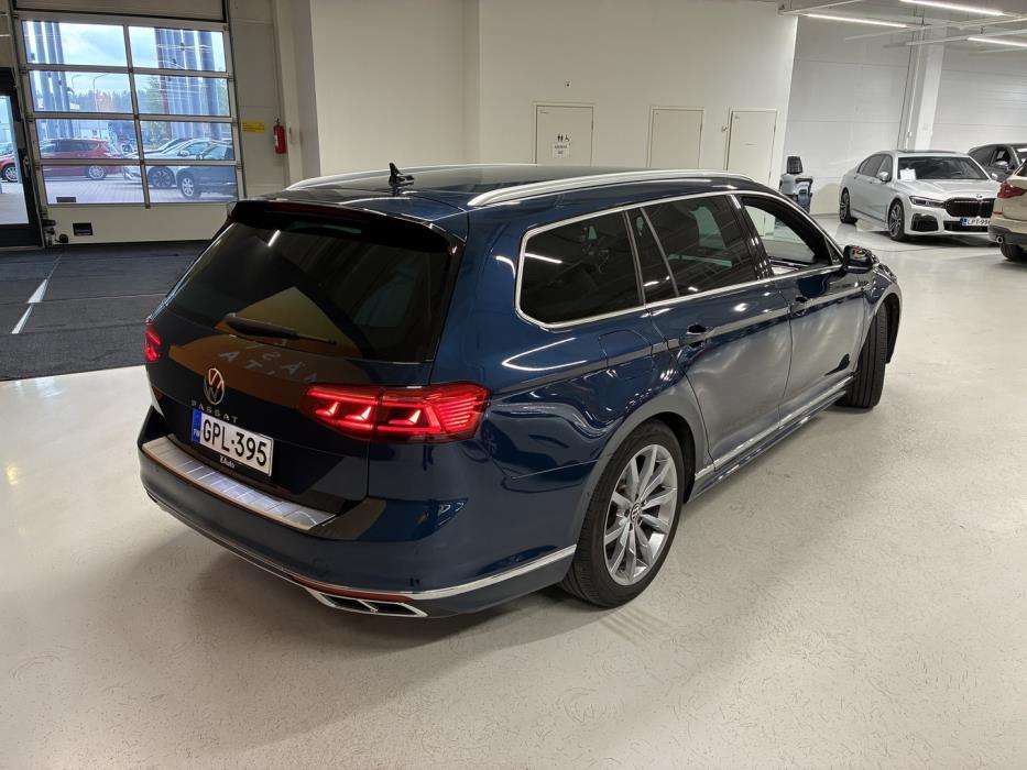 VOLKSWAGEN Passat 2023