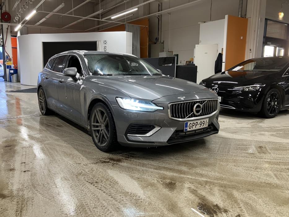VOLVO V60 2021