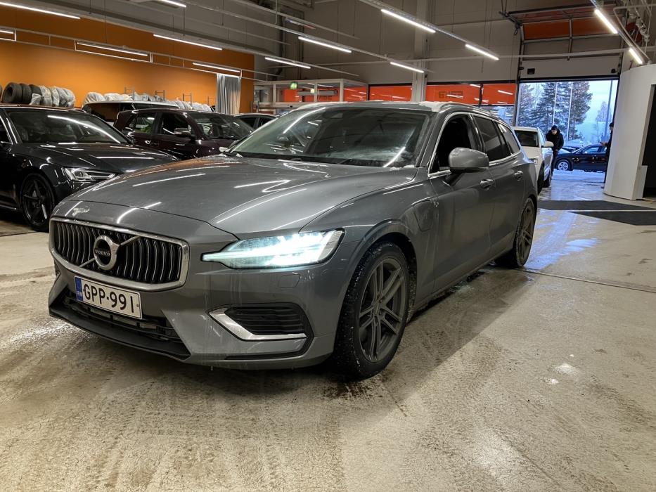 VOLVO V60 2021