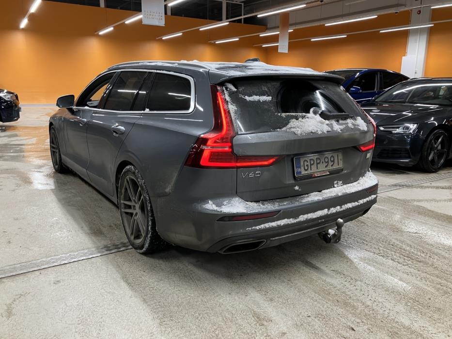 VOLVO V60 2021