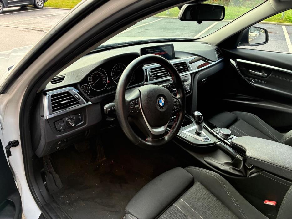 BMW 330 2016