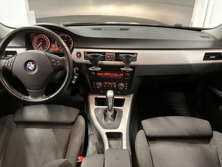 BMW 320 2009