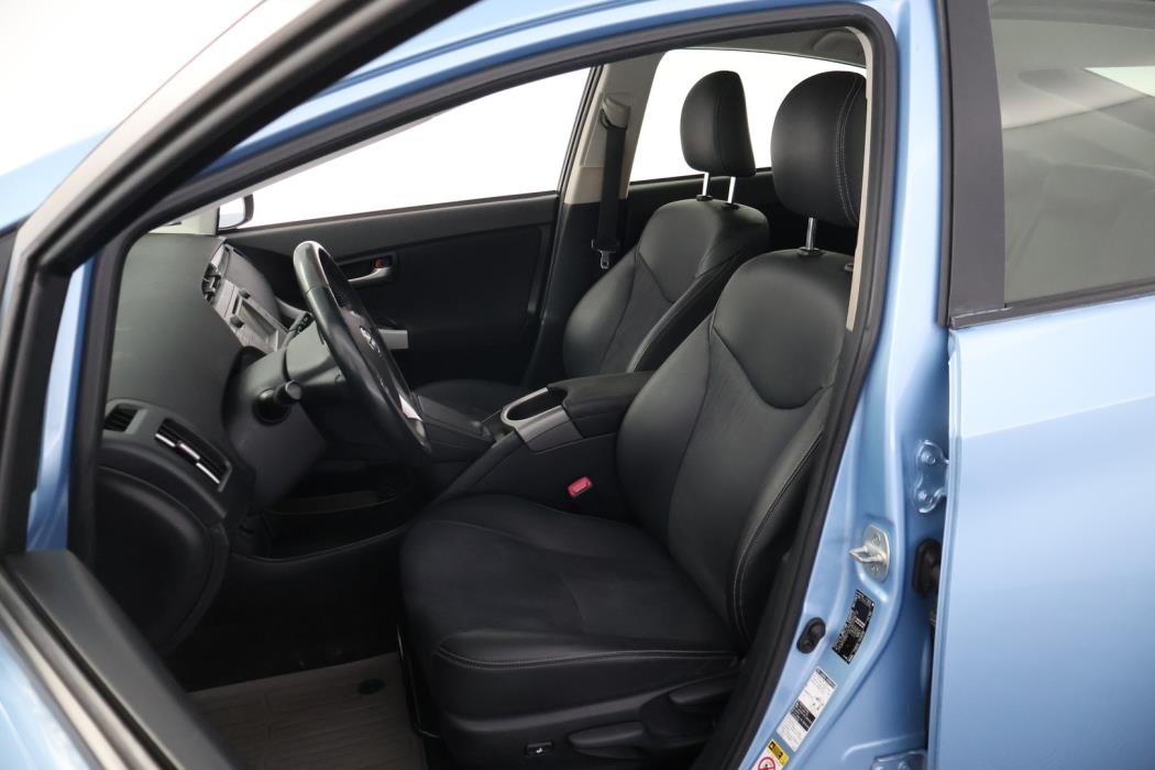 TOYOTA PRIUS PLUG-IN HYBRID 2013