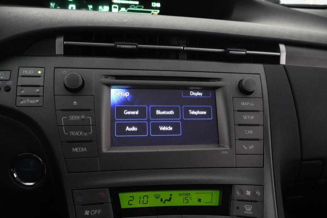 TOYOTA PRIUS PLUG-IN HYBRID 2013