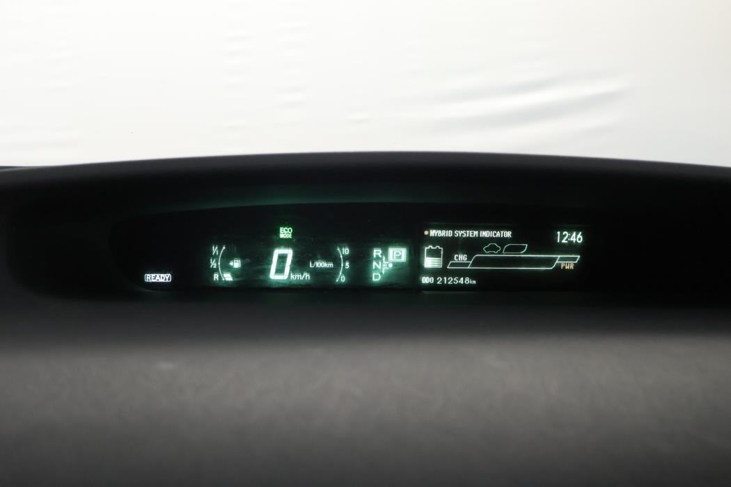 TOYOTA PRIUS PLUG-IN HYBRID 2013