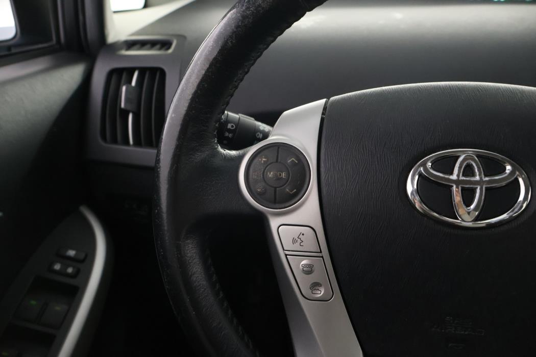 TOYOTA PRIUS PLUG-IN HYBRID 2013