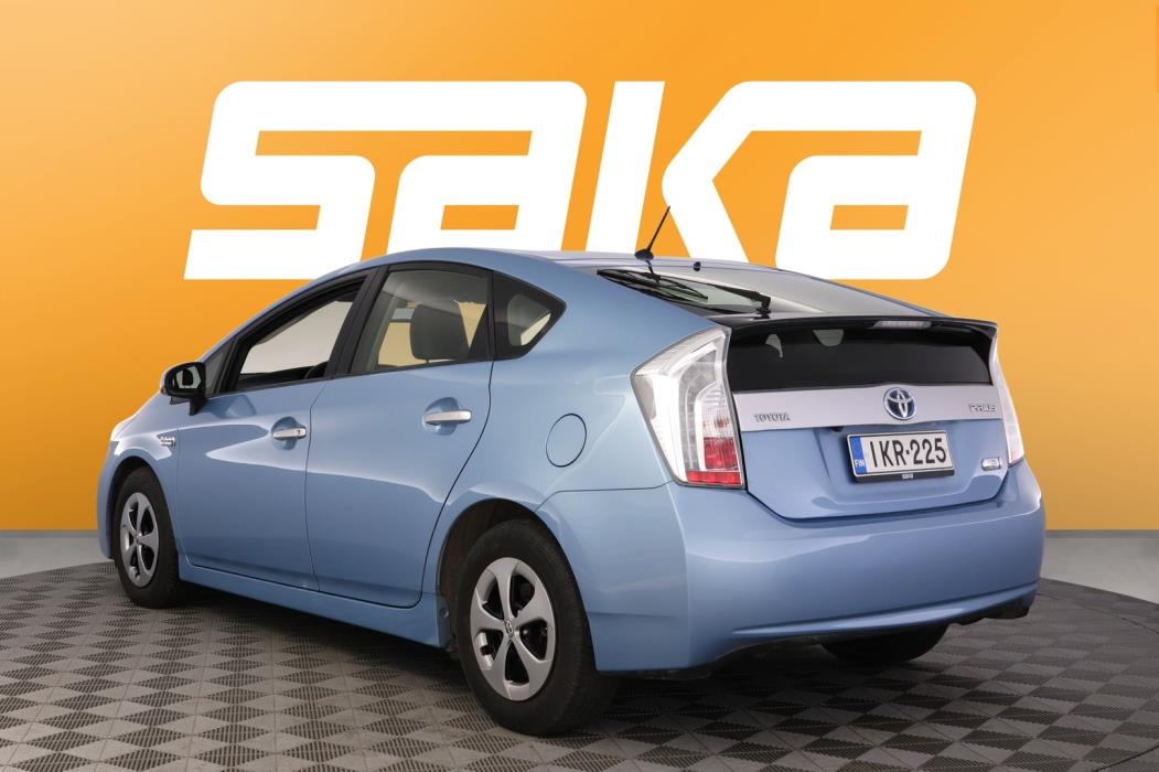 TOYOTA PRIUS PLUG-IN HYBRID 2013