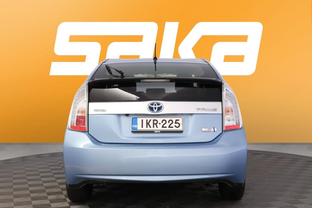 TOYOTA PRIUS PLUG-IN HYBRID 2013