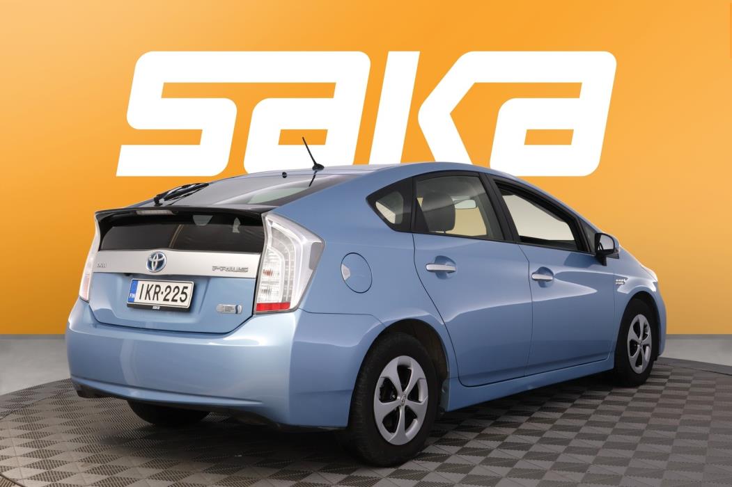 TOYOTA PRIUS PLUG-IN HYBRID 2013