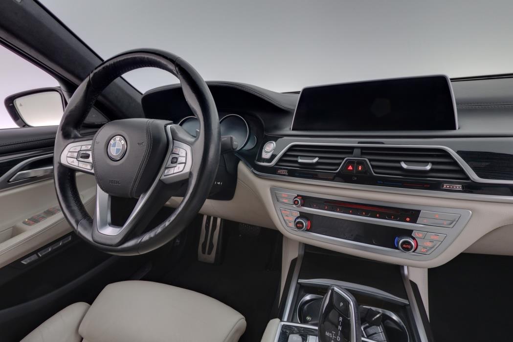 BMW 730 2016