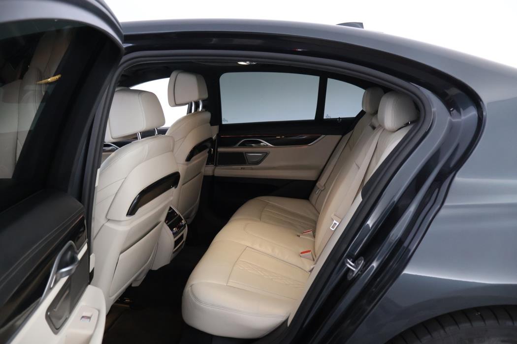 BMW 730 2016