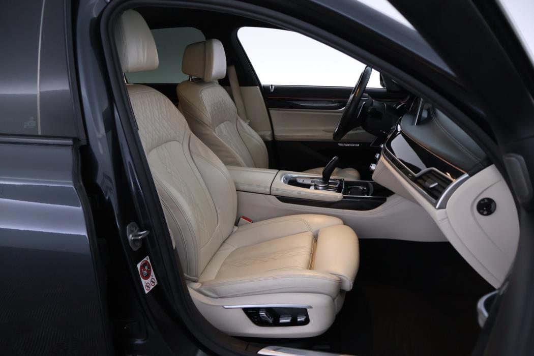 BMW 730 2016