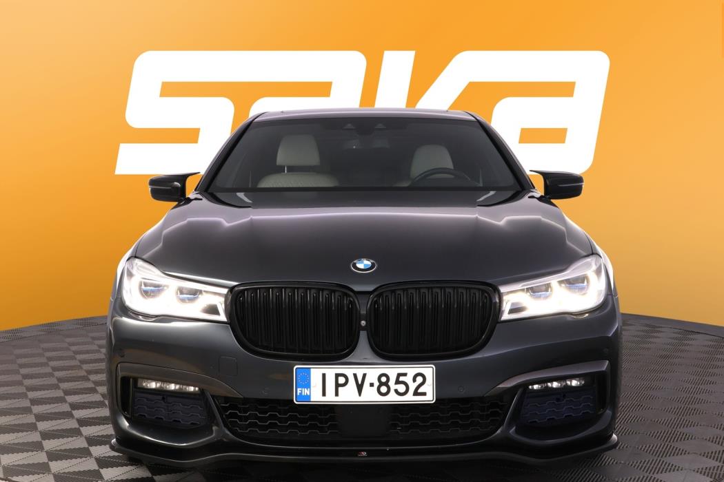 BMW 730 2016