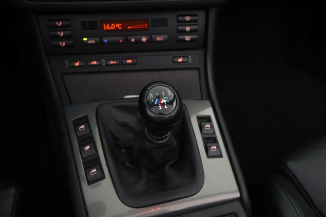 BMW 325 2002