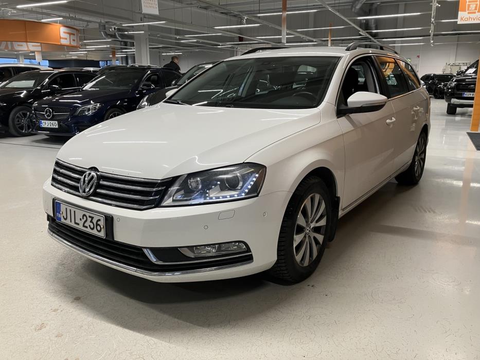 VOLKSWAGEN Passat 2011