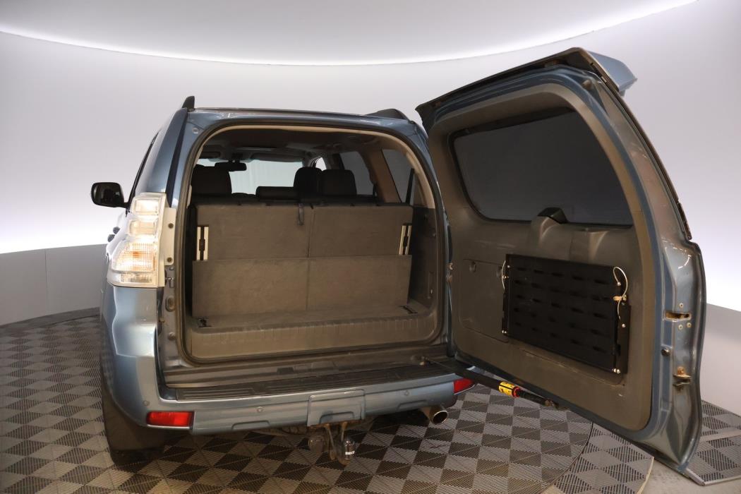 TOYOTA Land Cruiser 2012