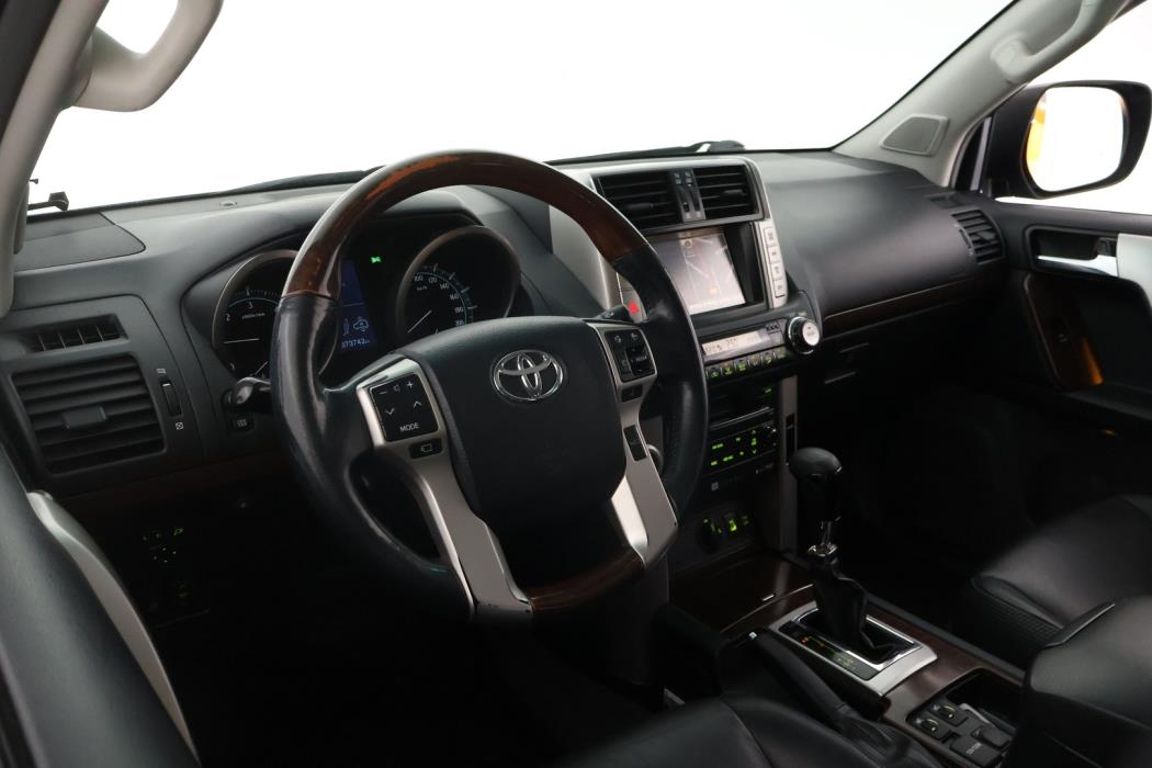 TOYOTA Land Cruiser 2012