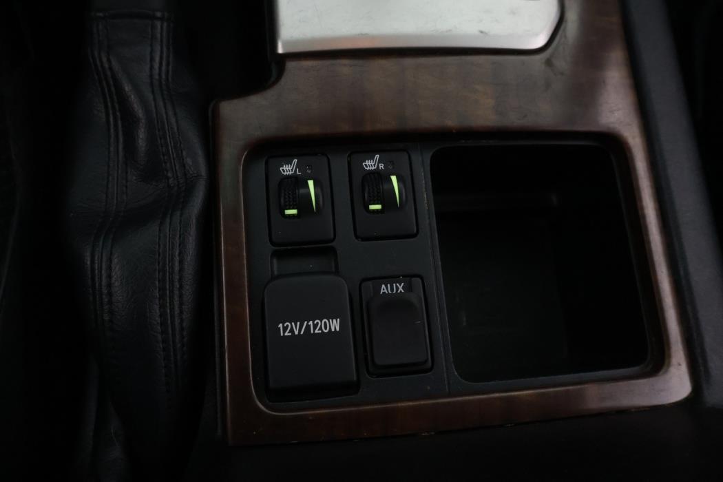 TOYOTA Land Cruiser 2012