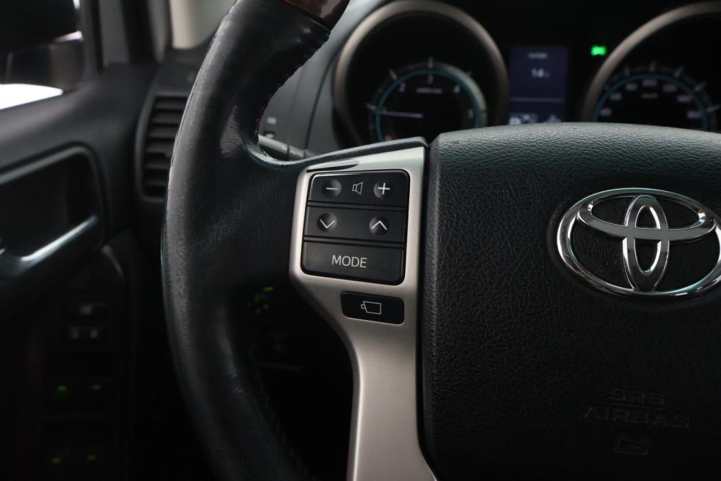 TOYOTA Land Cruiser 2012