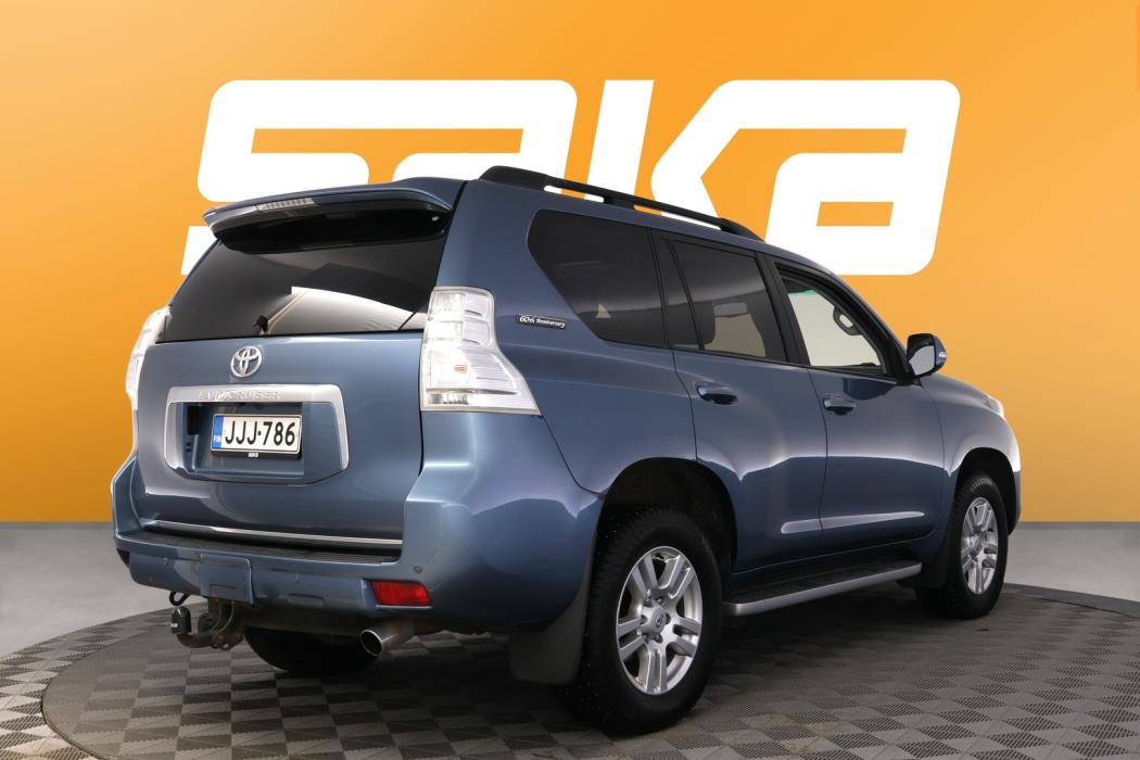 TOYOTA Land Cruiser 2012