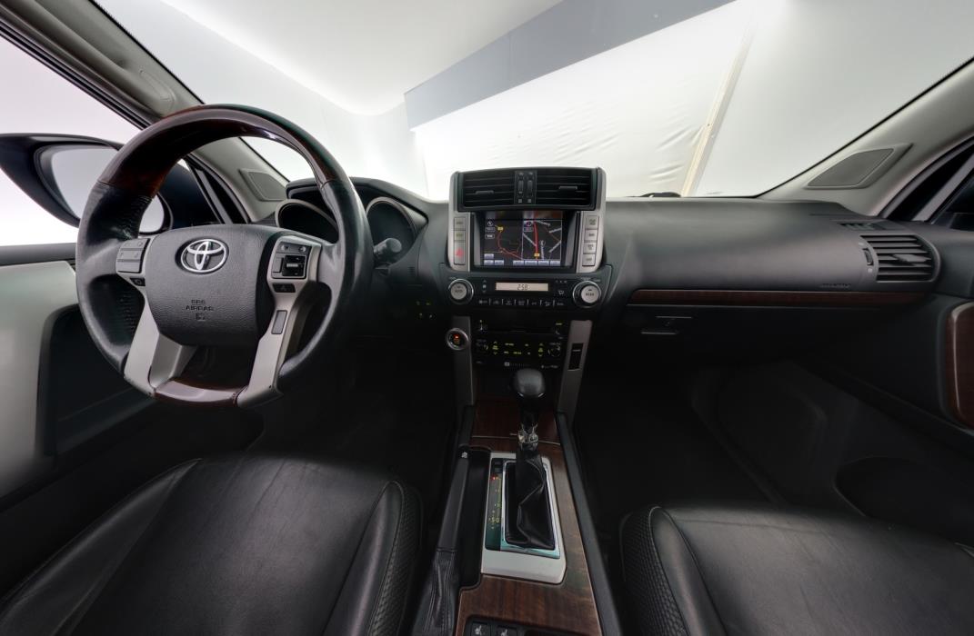 TOYOTA Land Cruiser 2012