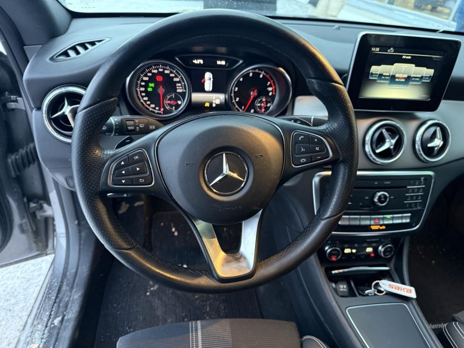 MERCEDES-BENZ CLA 2017