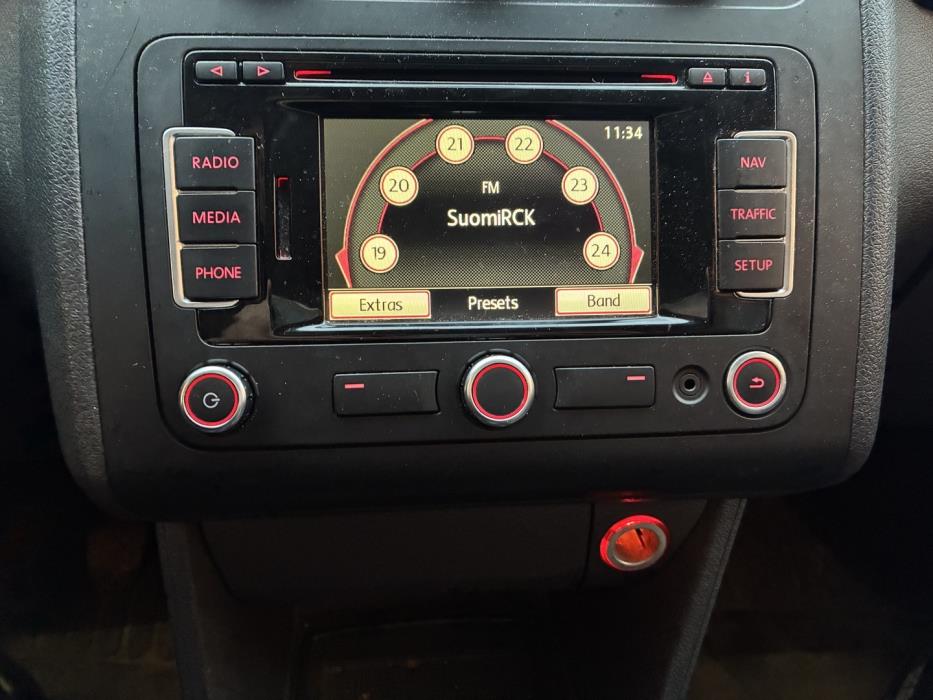 VOLKSWAGEN Touran 2014