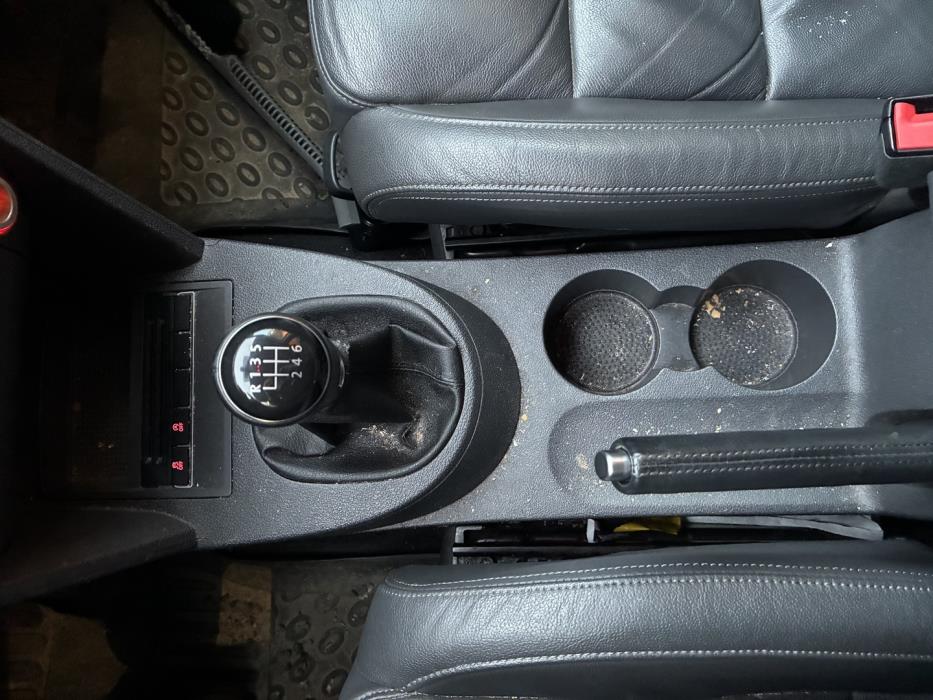 VOLKSWAGEN Touran 2014