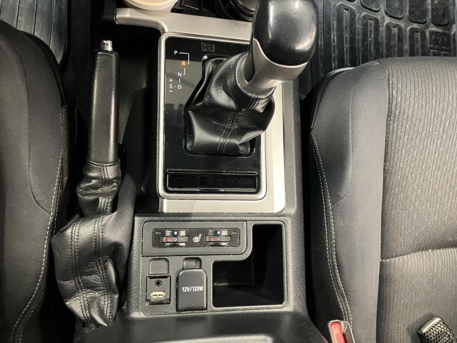 TOYOTA Land Cruiser 2018