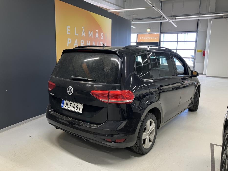 VOLKSWAGEN Touran 2019