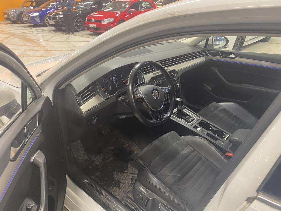 VOLKSWAGEN Passat 2018