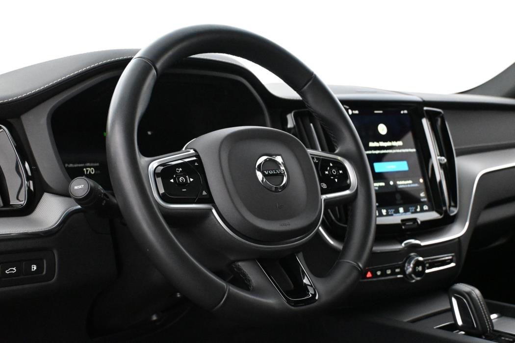 VOLVO XC60 2022
