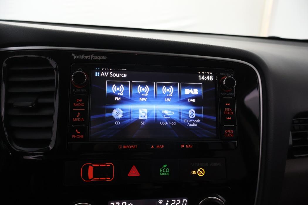 MITSUBISHI Outlander PHEV 2016