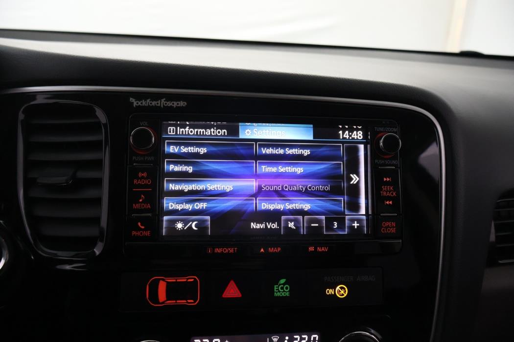 MITSUBISHI Outlander PHEV 2016