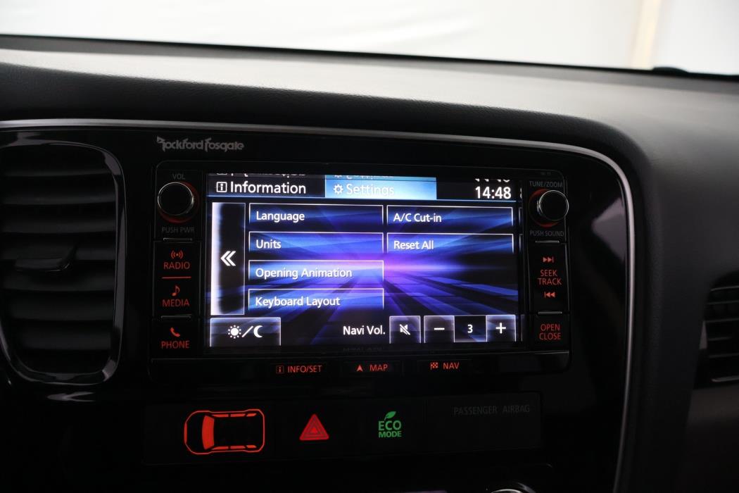 MITSUBISHI Outlander PHEV 2016