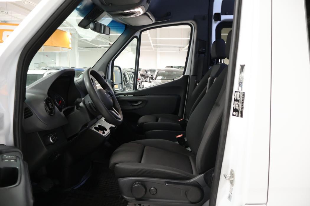 MERCEDES-BENZ Sprinter 2024