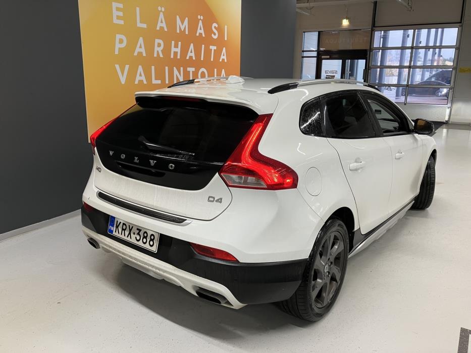 VOLVO V40 Cross Country 2013